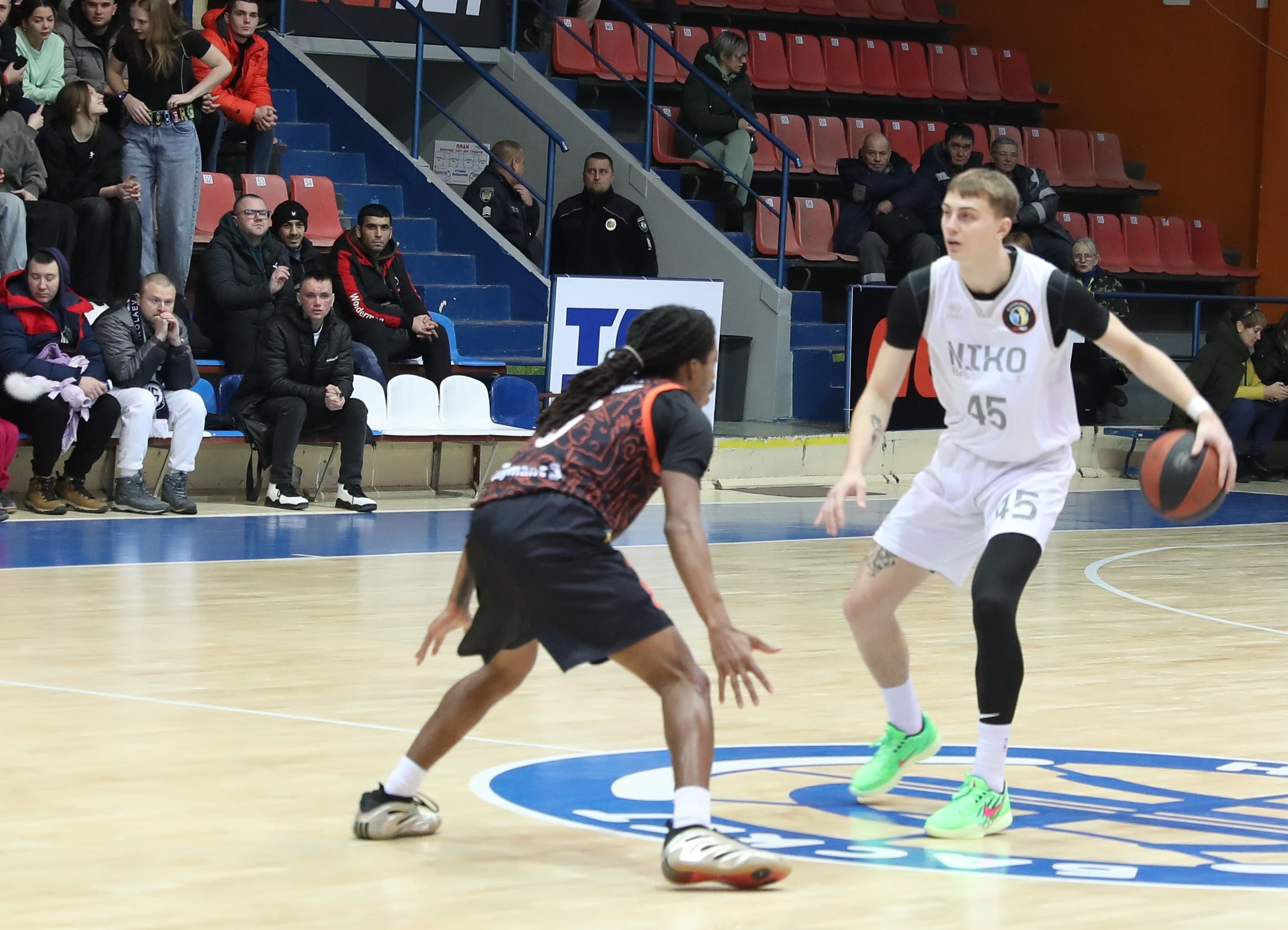 Кривбас в гостях із дабл-даблом Хілла здолав Ніко-Баскет